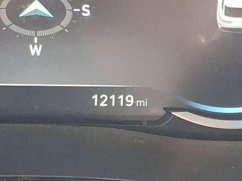 Used 2025 Genesis GV70 2.5T Advanced w/ Advanced Package image 13