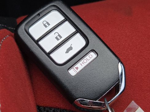 Used 2018 Honda Civic Type R image 32