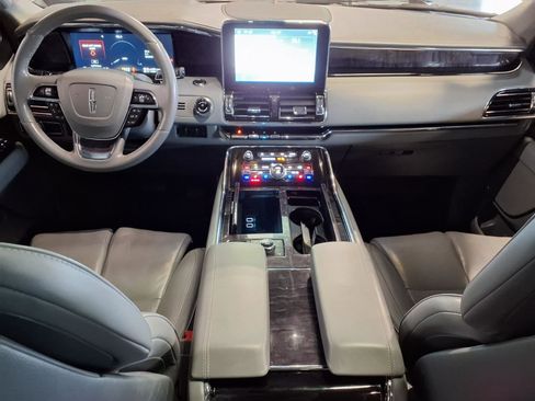Used 2019 Lincoln Navigator L Reserve image 22