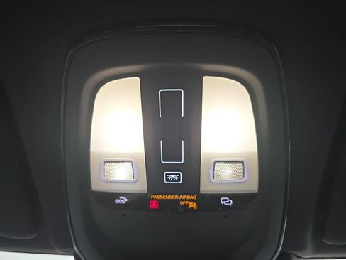 Used 2023 Volvo XC60 B5 Plus image 37