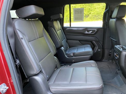 Used 2022 Chevrolet Suburban RST w/ Luxury Package AWD/4WD image 35