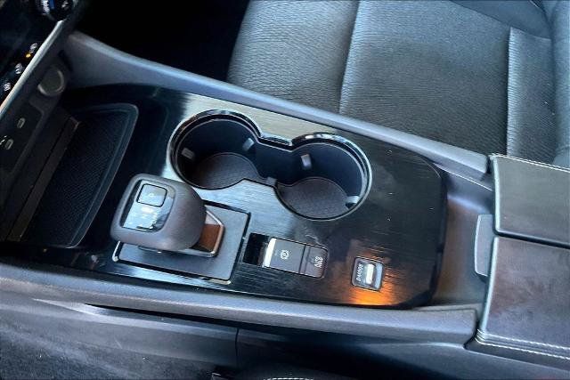 Used 2025 Nissan Rogue SV FWD image 18