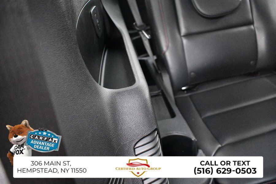 Used 2025 Ford Explorer ST-Line w/ ST-Line Street Pack AWD/4WD image 35