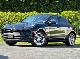 Certified 2025 Porsche Macan video 1