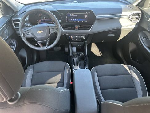 Used 2025 Chevrolet TrailBlazer LT FWD image 22