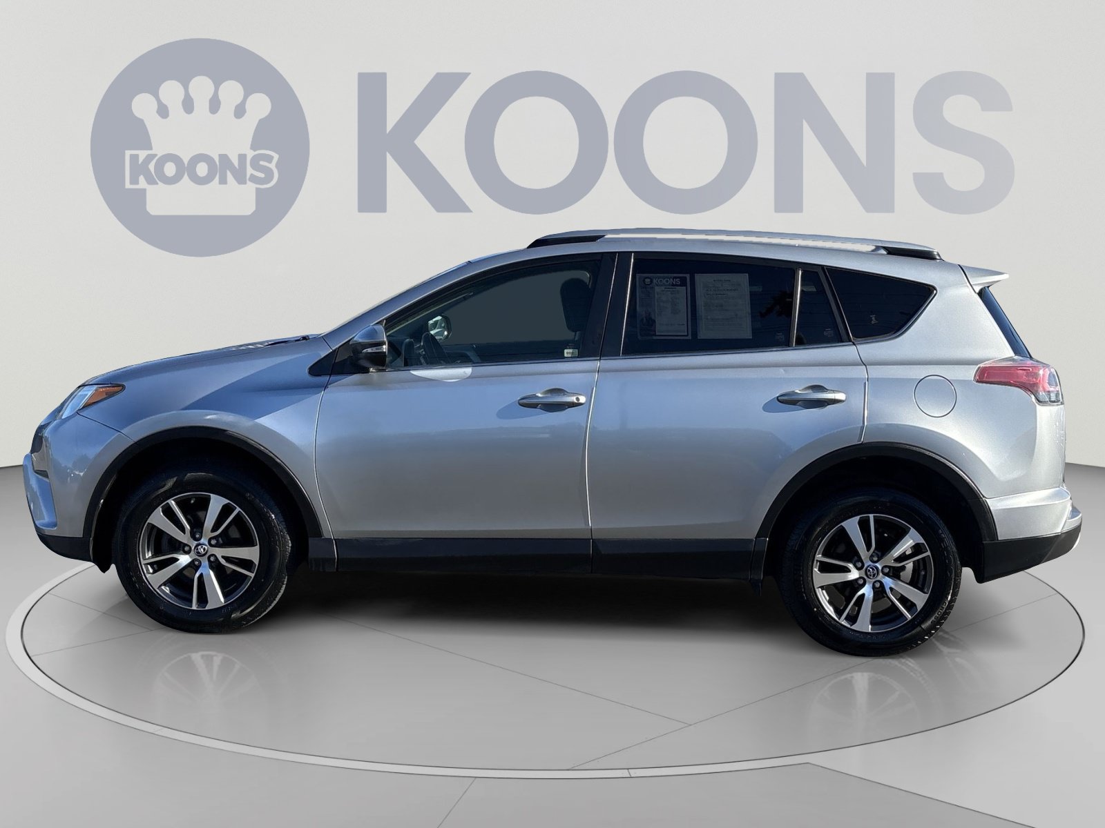 Used 2018 Toyota RAV4 XLE w/ Plus Extra Value Package FWD image 2