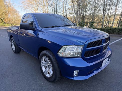 Used 2014 RAM 1500 Express RWD image 3