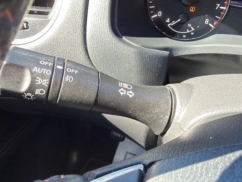 Used 2020 Nissan Pathfinder SL AWD/4WD image 14