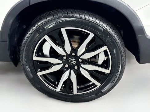 Used 2022 Honda Pilot Touring image 9