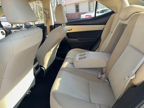 Used 2018 Toyota Corolla LE image 9