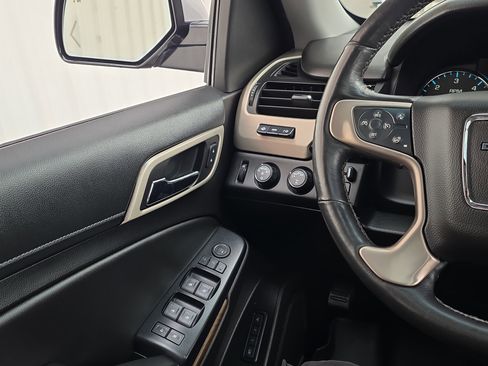 Used 2018 GMC Yukon Denali w/ Open Road Package AWD/4WD image 29