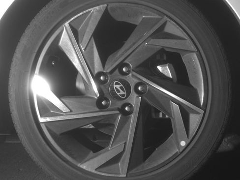 Used 2025 Hyundai Elantra SEL image 13