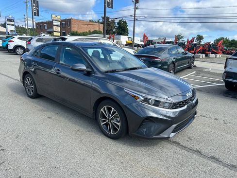 Certified 2023 Kia Forte LXS w/ LXS Technology Package FWD image 1