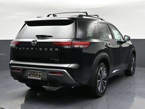 New 2026 Nissan Pathfinder Platinum image 4