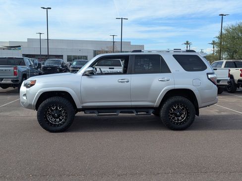 Used 2021 Toyota 4Runner SR5 image 3