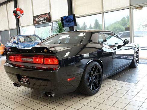 Used 2010 Dodge Challenger SE RWD image 13