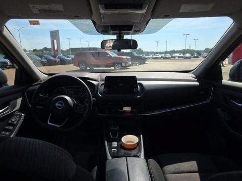 Used 2023 Nissan Rogue SV FWD image 15