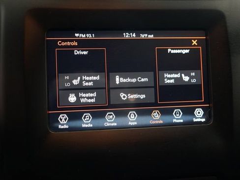 Used 2020 Jeep Cherokee Latitude Plus w/ Cold Weather Group AWD/4WD image 8
