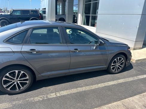 Used 2025 Volkswagen Jetta Sport FWD image 9