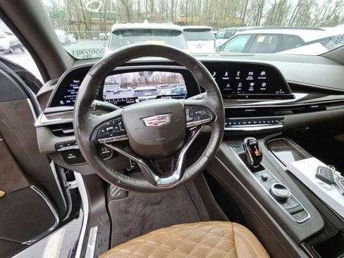 Used 2022 Cadillac Escalade ESV Premium Luxury AWD/4WD image 11