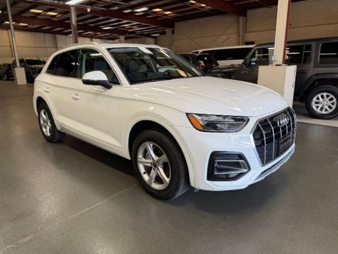 Used 2023 Audi Q5 2.0T Premium w/ Convenience Package AWD/4WD image 6