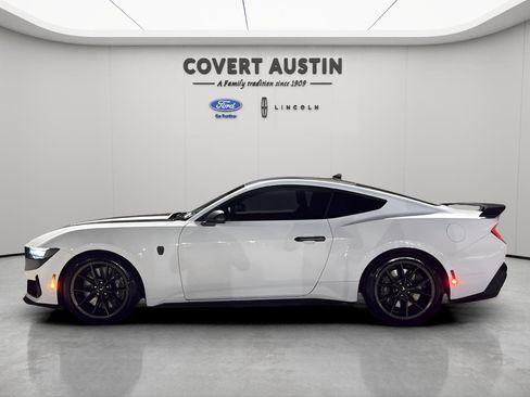 Used 2024 Ford Mustang Dark Horse image 2