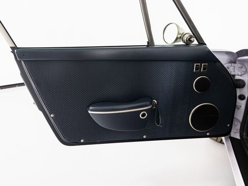 Used 1991 Porsche 911 Carrera image 11