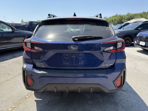 Used 2024 Subaru Crosstrek 2.0i Premium AWD/4WD image 4