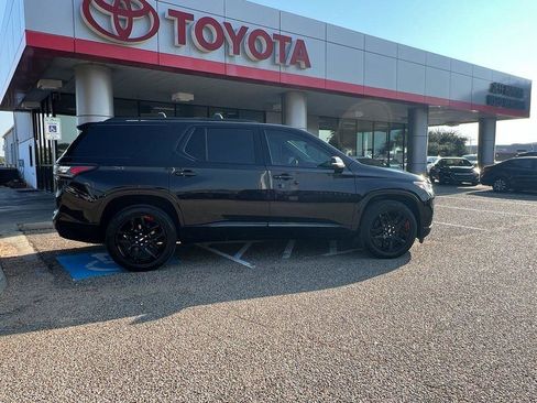 Used 2021 Chevrolet Traverse Premier w/ Redline Edition image 6