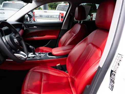 Used 2021 Alfa Romeo Stelvio Sprint RWD image 18