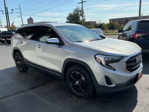 Used 2019 GMC Terrain SLE image 3
