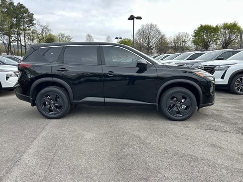 New 2026 Nissan Rogue SV FWD image 8