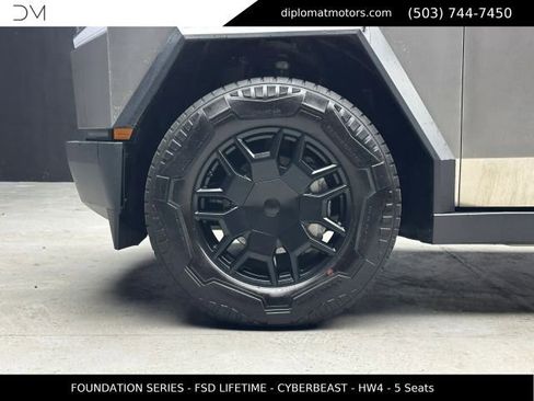 Used 2024 Tesla Cybertruck Cyberbeast AWD/4WD image 36