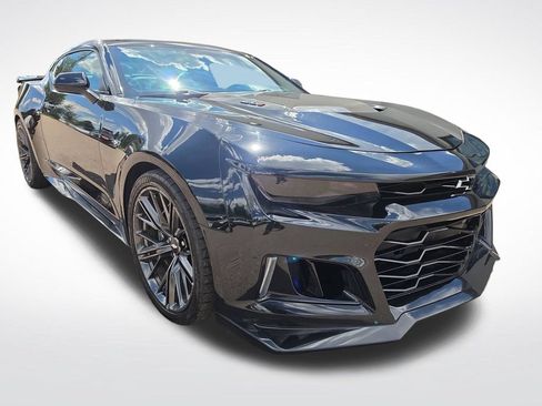 Used 2017 Chevrolet Camaro ZL1 RWD image 7