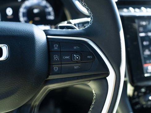 Used 2025 Jeep Grand Cherokee L Laredo w/ Luxury Tech Group I image 19