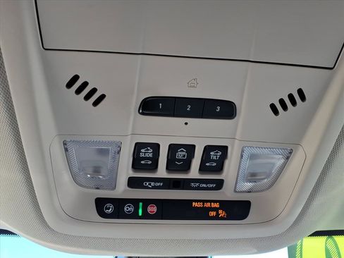 Used 2023 Buick Enclave Avenir w/ Avenir Technology Package image 28