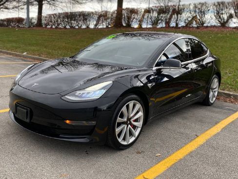 Used 2018 Tesla Model 3 image 2
