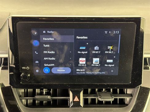 Used 2025 Toyota Corolla SE image 28