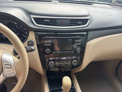Used 2015 Nissan Rogue SV FWD image 13