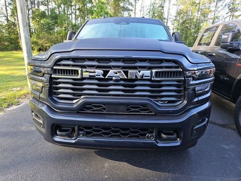 Used 2025 RAM 2500 Big Horn AWD/4WD image 3