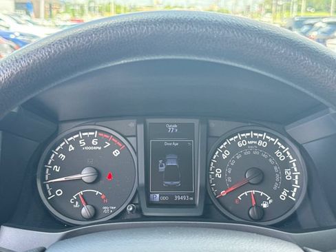 Used 2022 Toyota Tacoma SR w/ SX Package RWD image 17