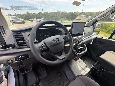 New 2026 Ford Transit 250 Low Roof RWD image 27