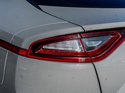 Used 2018 Kia Stinger GT2 image 8