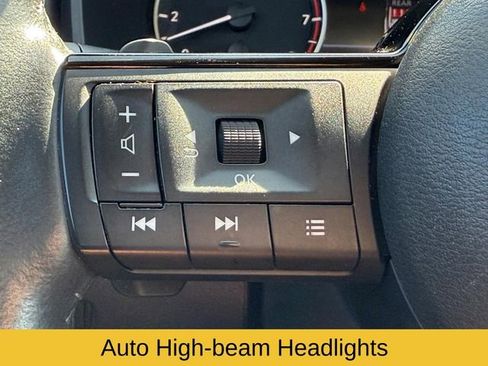 Used 2023 Nissan Rogue SL image 17