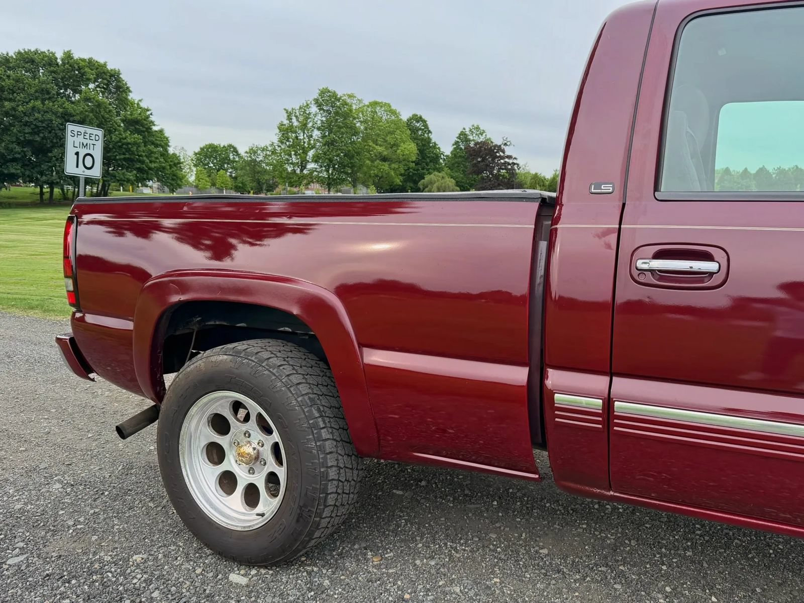 Used 2001 Chevrolet Silverado 1500 LS w/ Off-Road Chassis Pkg AWD/4WD image 27