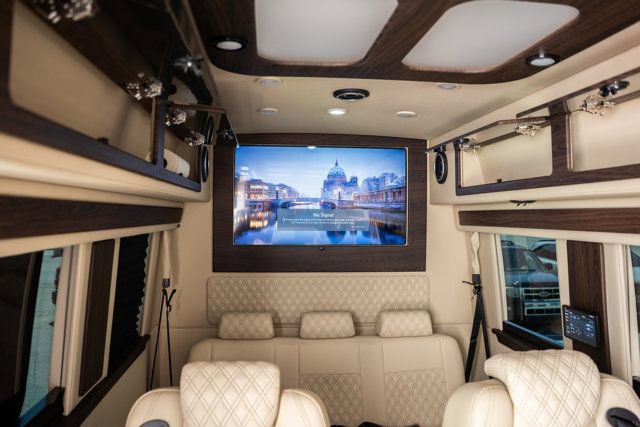 Used 2023 Mercedes-Benz Sprinter 3500 image 28