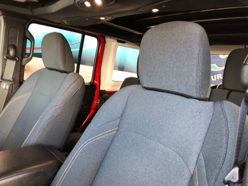 Used 2024 Jeep Wrangler Sport S image 20