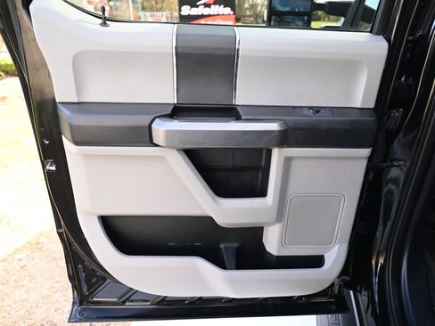 Used 2021 Ford F250 XLT w/ Camper Package image 34