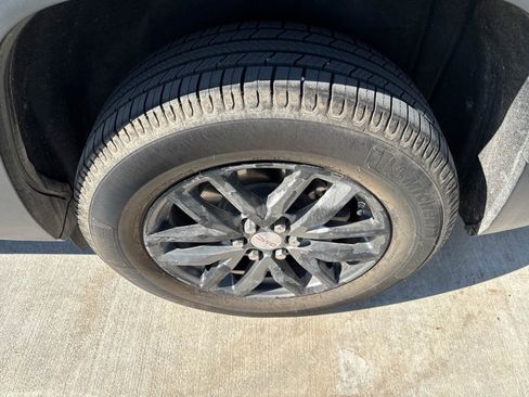 Used 2019 GMC Acadia SLT image 20