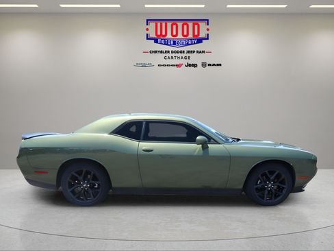 Used 2021 Dodge Challenger SXT w/ Blacktop Package RWD image 4